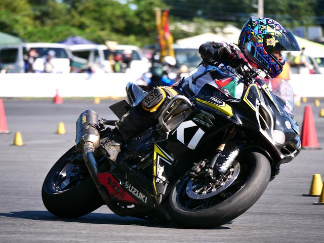 画像: ●レディス総合1位・伊藤華子選手(C1級)&GSX-R1000 1分32秒949