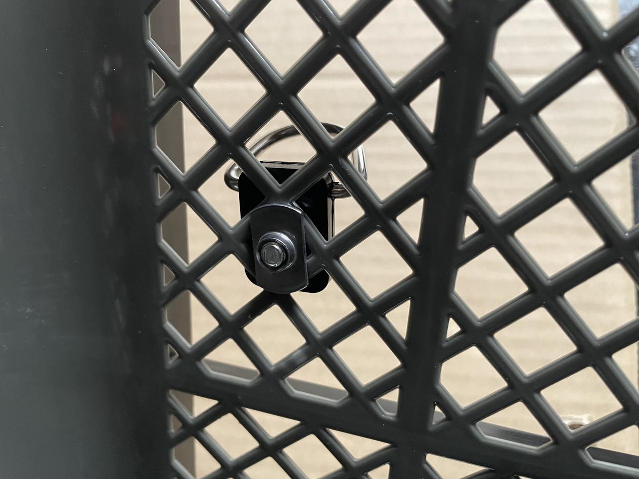 画像2: 収穫コンテナにネットを掛けるためのフックを付けるのだ