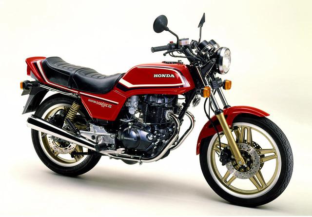 ホンダ Hawk は栄光の車名 時代を彩った2気筒スポーツの歴史を振り返る Webオートバイ