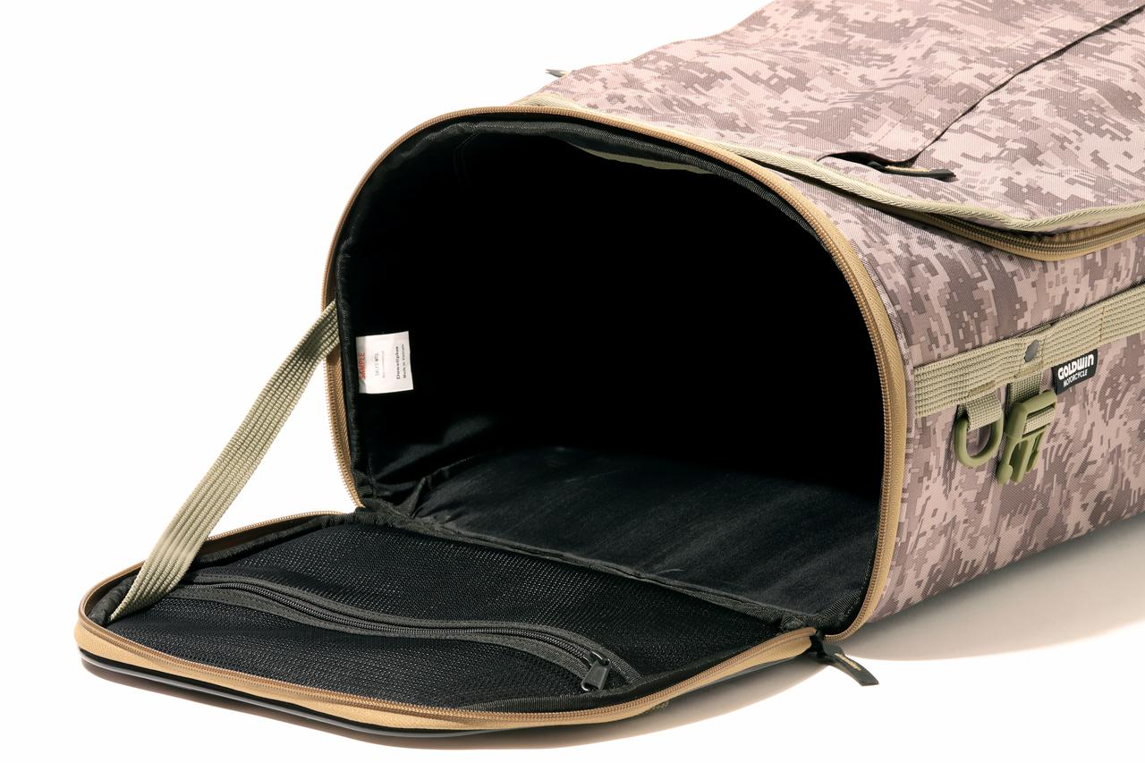 画像: 開口部は2カ所。こちらは長尺物を入れたり、バックパックとして使う際の出し入れに便利。