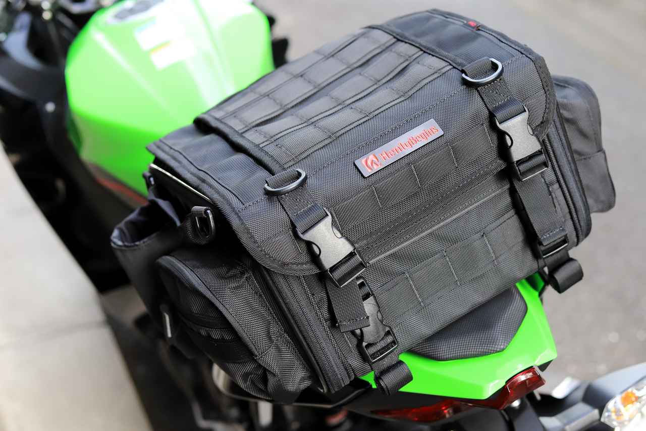【積載インプレ】カワサキ「Ninja 400」に荷物を積む方法｜おすすめのバッグやパッキングの仕方を紹介 webオートバイ