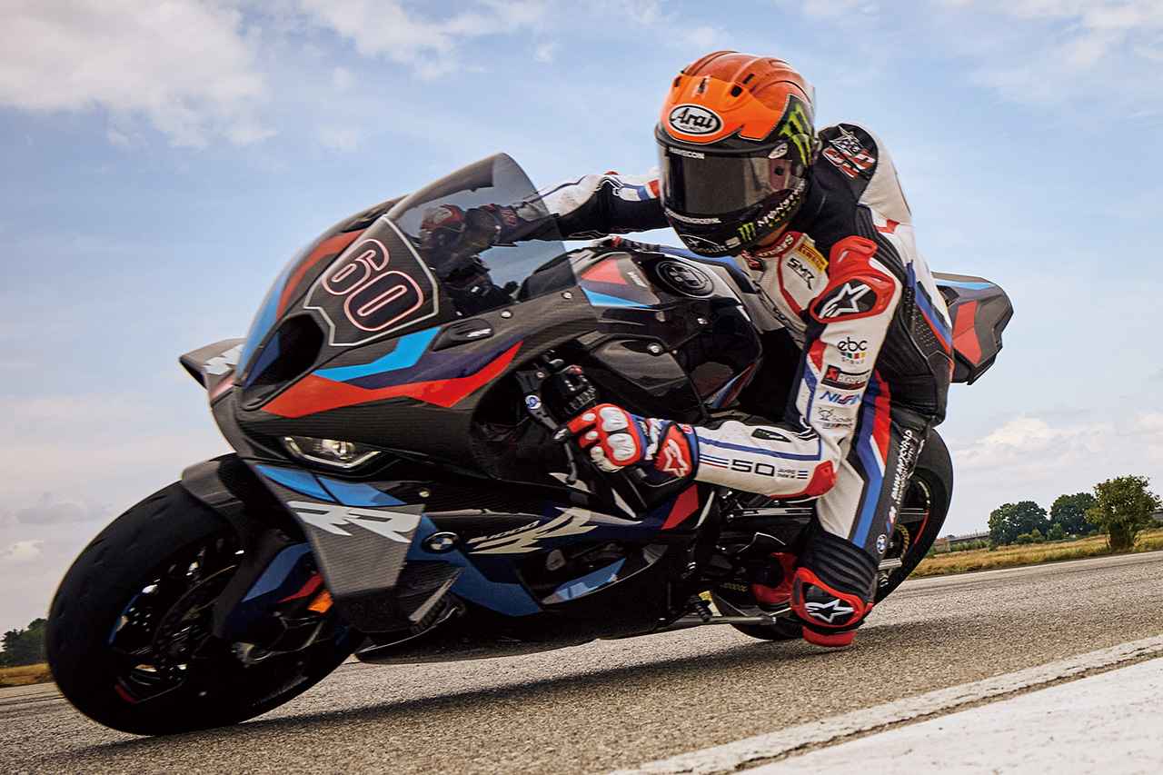 BMW新型「M1000RR」を解説｜エアロダイナミクスを煮詰めて最高速アップ 