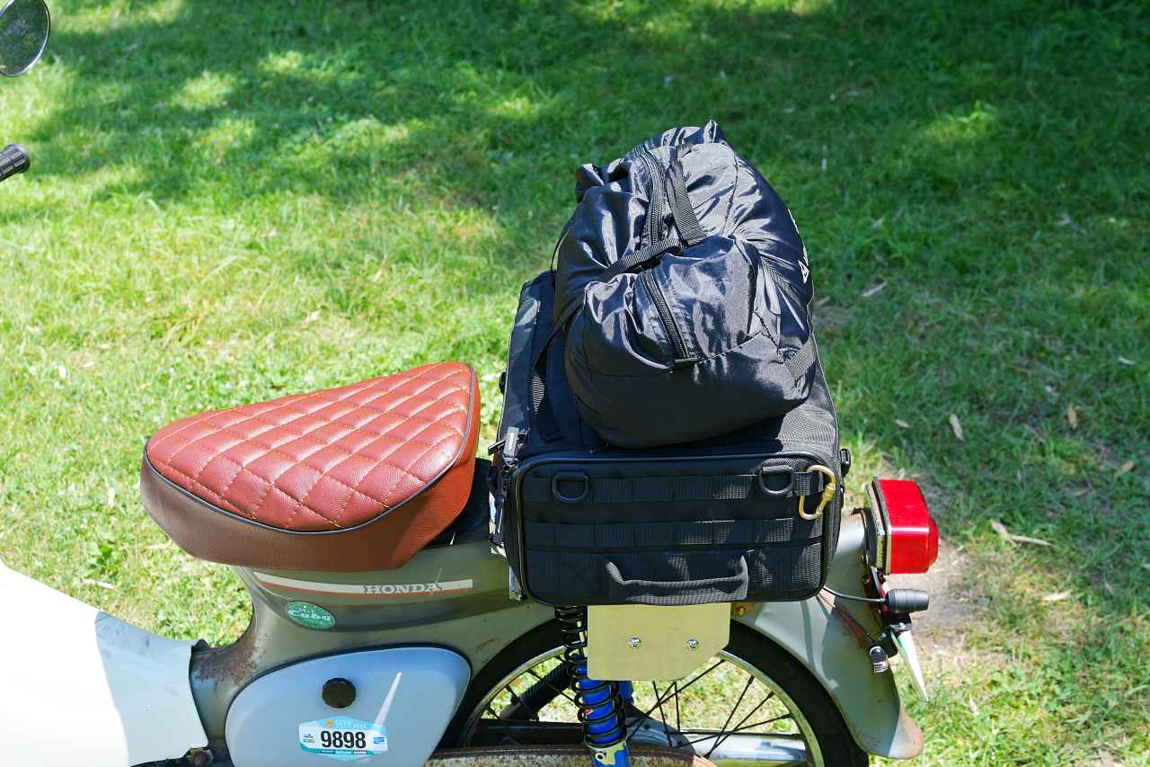 デイトナのテント「マエヒロドーム」使用レビュー｜ツーリング用に開発されたテントは前室にバイクも入るのか？ 収納サイズ・積載性まで徹底解説