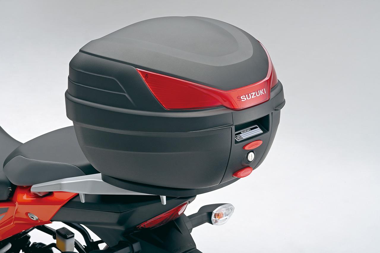 画像: トップケースは27リットル容量で、ヘルメットも収納可能。価格は税込1万9800円、アダプターは別売。
