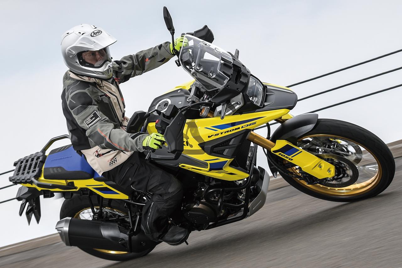 スズキ「Vストローム1050DE」レビュー｜XTとの違いや、オンロード