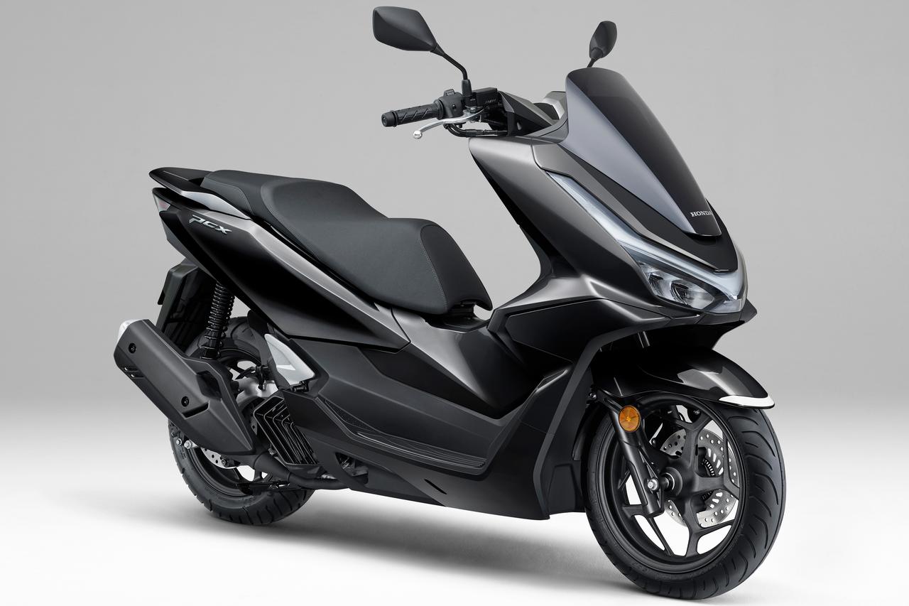 画像4: 〈これは文句なし〉人気の原二スクーター・ホンダ「PCX」（2025年）の走りはカタログスペック以上のゆとり＆流麗なデザインも魅力のひとつ