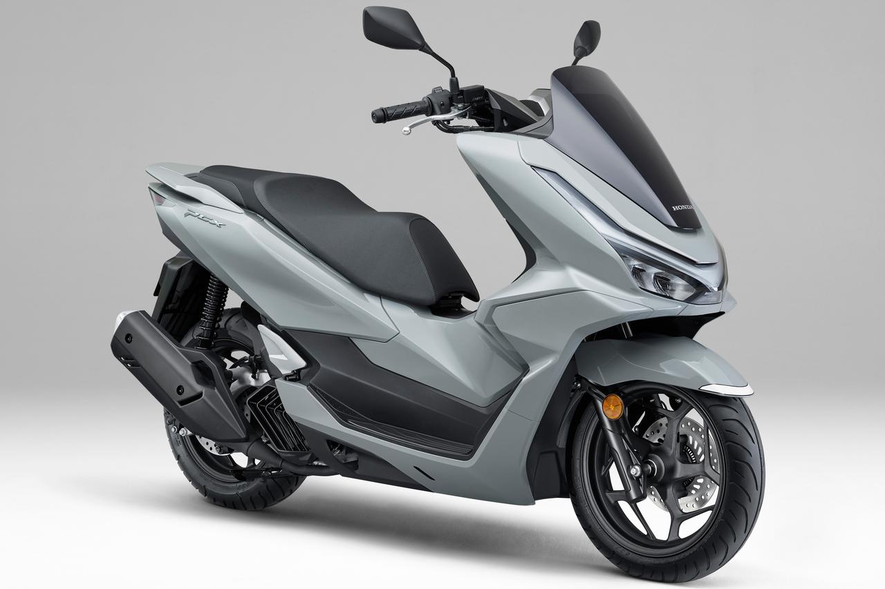 画像2: 〈これは文句なし〉人気の原二スクーター・ホンダ「PCX」（2025年）の走りはカタログスペック以上のゆとり＆流麗なデザインも魅力のひとつ