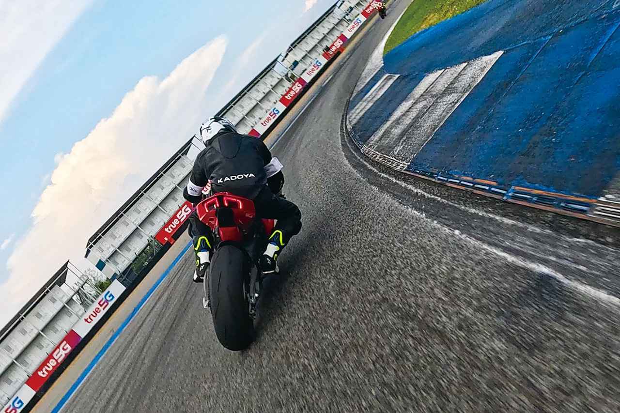 画像 : 16番目の画像 - 【写真22枚】ドゥカティ「パニガーレV4S」レーストラックアカデミー体験記 - webオートバイ