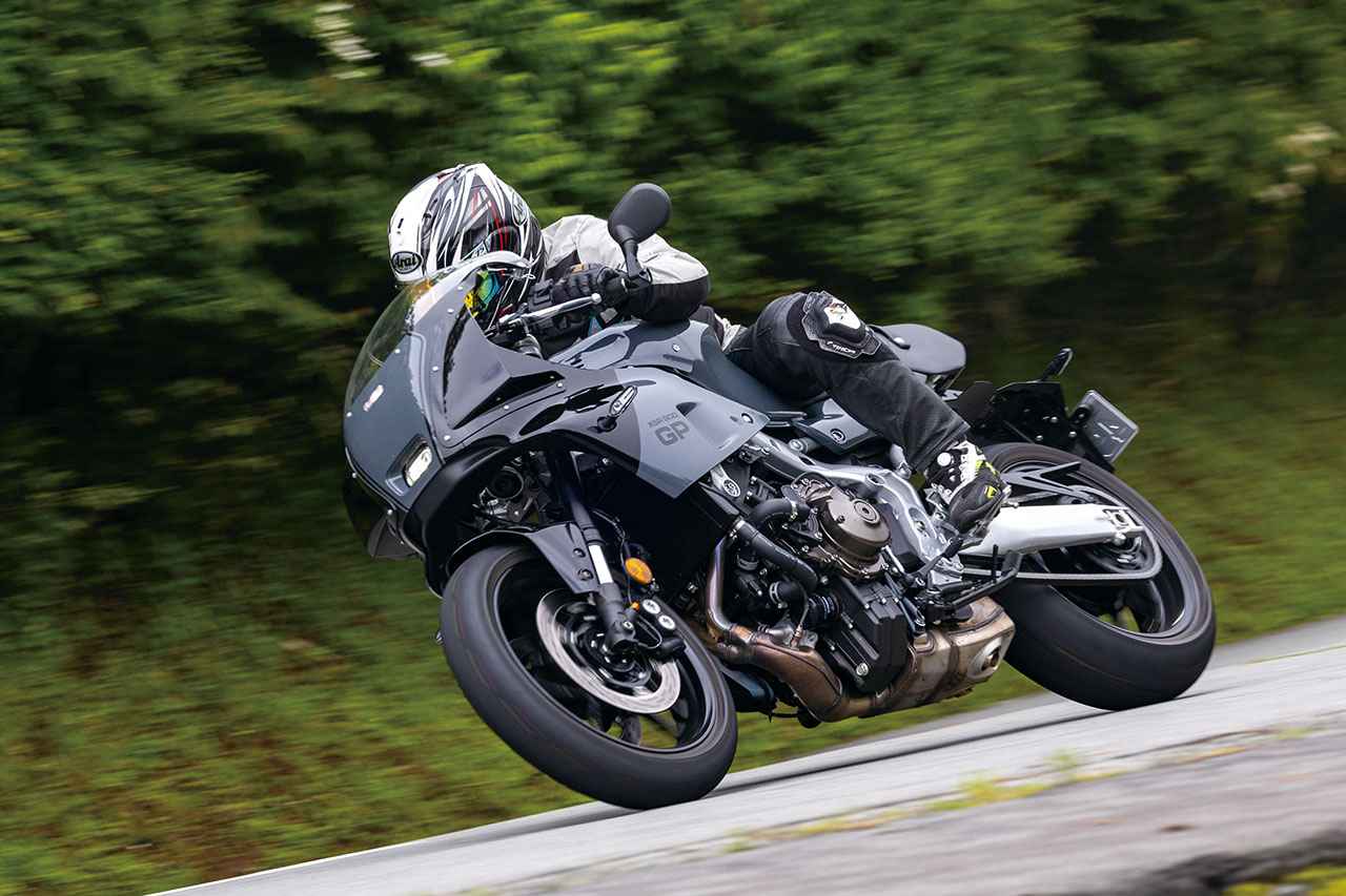 画像: YAMAHA XSR900GP ABS 総排気量:888cc エンジン形式:水冷4ストロークDOHC4バルブ並列3気筒 シート高:835mm 車両重量:200kg 税込価格:143万円