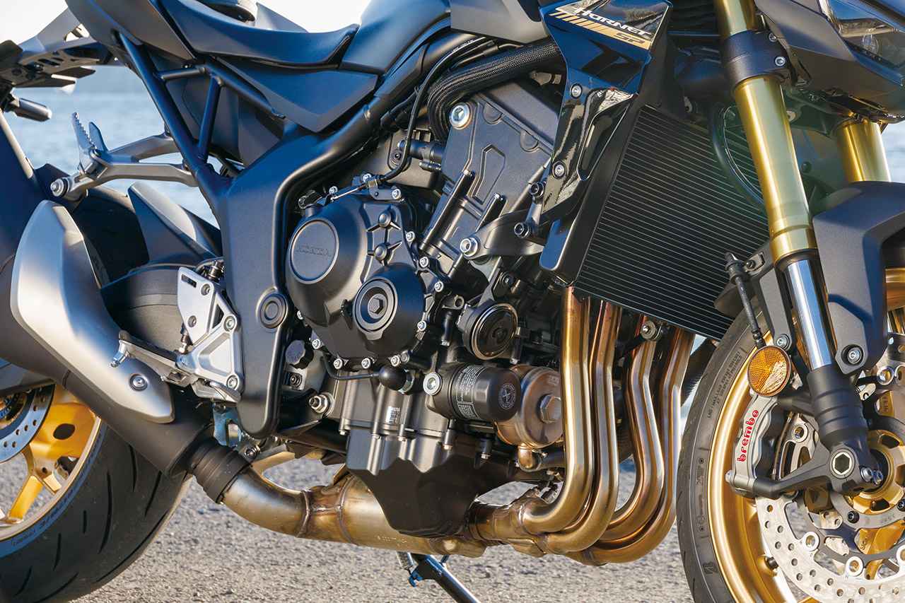 画像: 192PSのSC77型CBR1000RRのエンジンがベースなだけにホントに速い‼ 数値上は150馬力ほどだけど「牙が抜かれた」感覚はゼロ。ホンダがよくここまで突き抜けたなぁ!