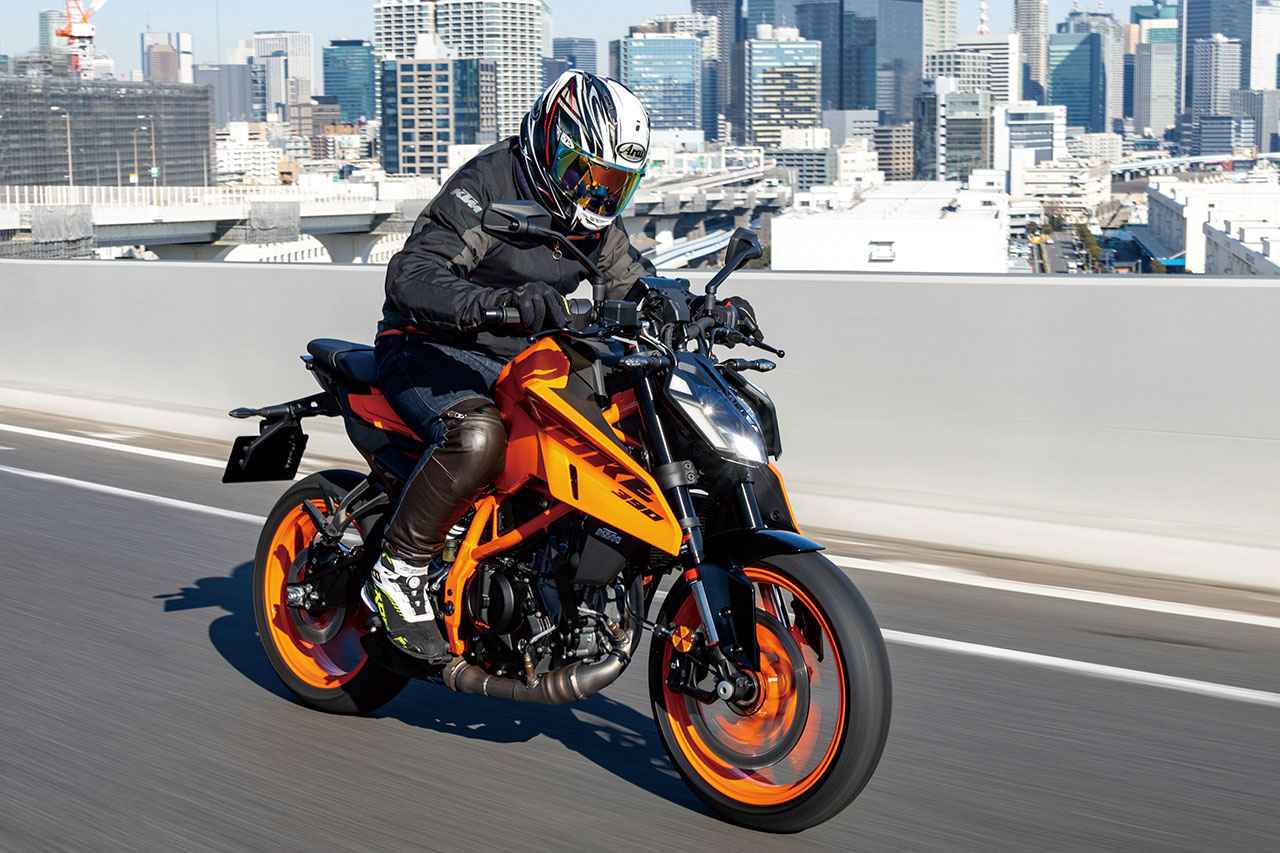 画像: KTM 390 DUKE 総排気量：398.7cc エンジン形式：水冷4ストOHC4バルブ単気筒 シート高：820mm 車両重量：165kg 税込価格：82万9000円