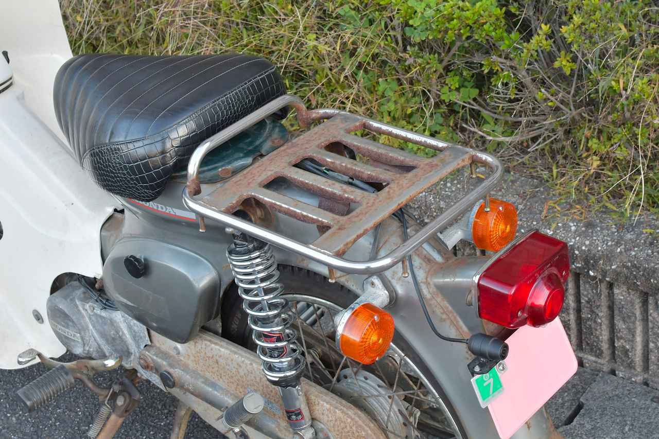 画像1: 鉄カブの積載力を大幅アップさせてくれる、ホンダ純正超大型キャリア