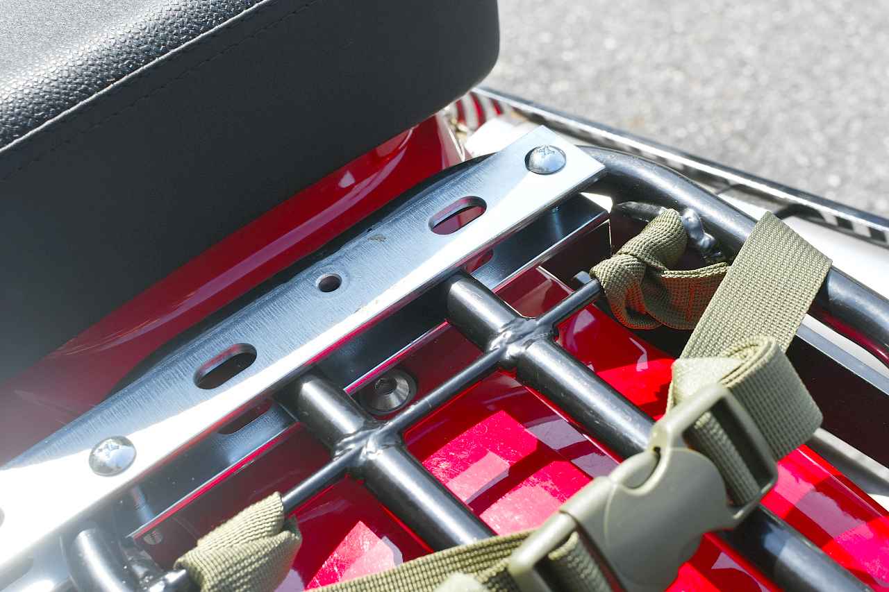 画像6: ロッド保持部を車体に装着するためにベースを作るよ