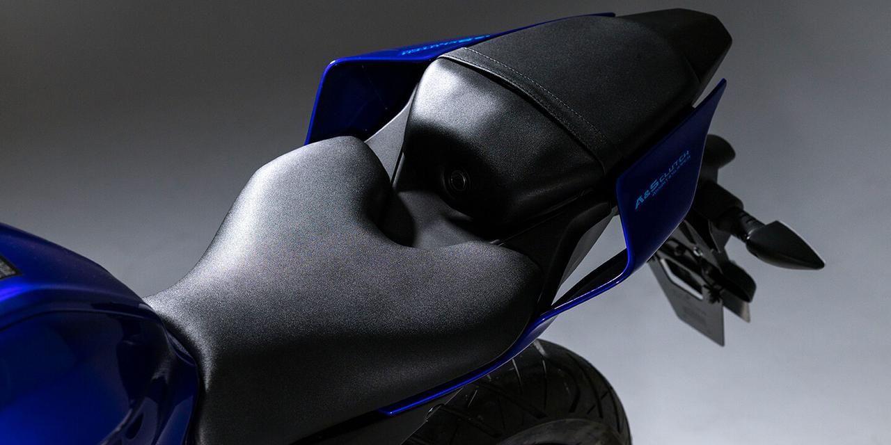 画像 : 21番目の画像 - 【写真24枚】ヤマハ「YZF-R15 ABS」 - webオートバイ