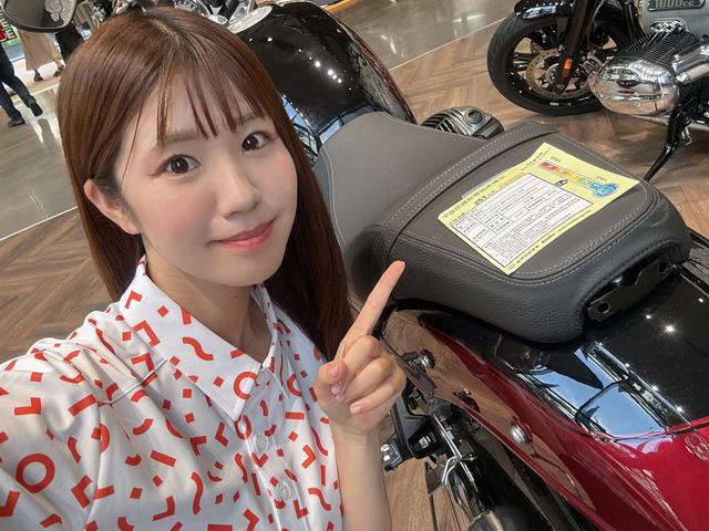 画像: こんな感じで、すべての展示車両のシートに貼られていました。