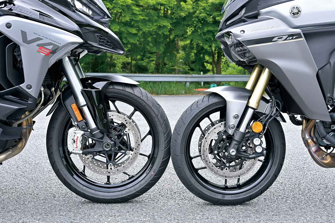 画像: ムルティストラーダ V4 S(左)、トレーサー9 GT ABS(右)