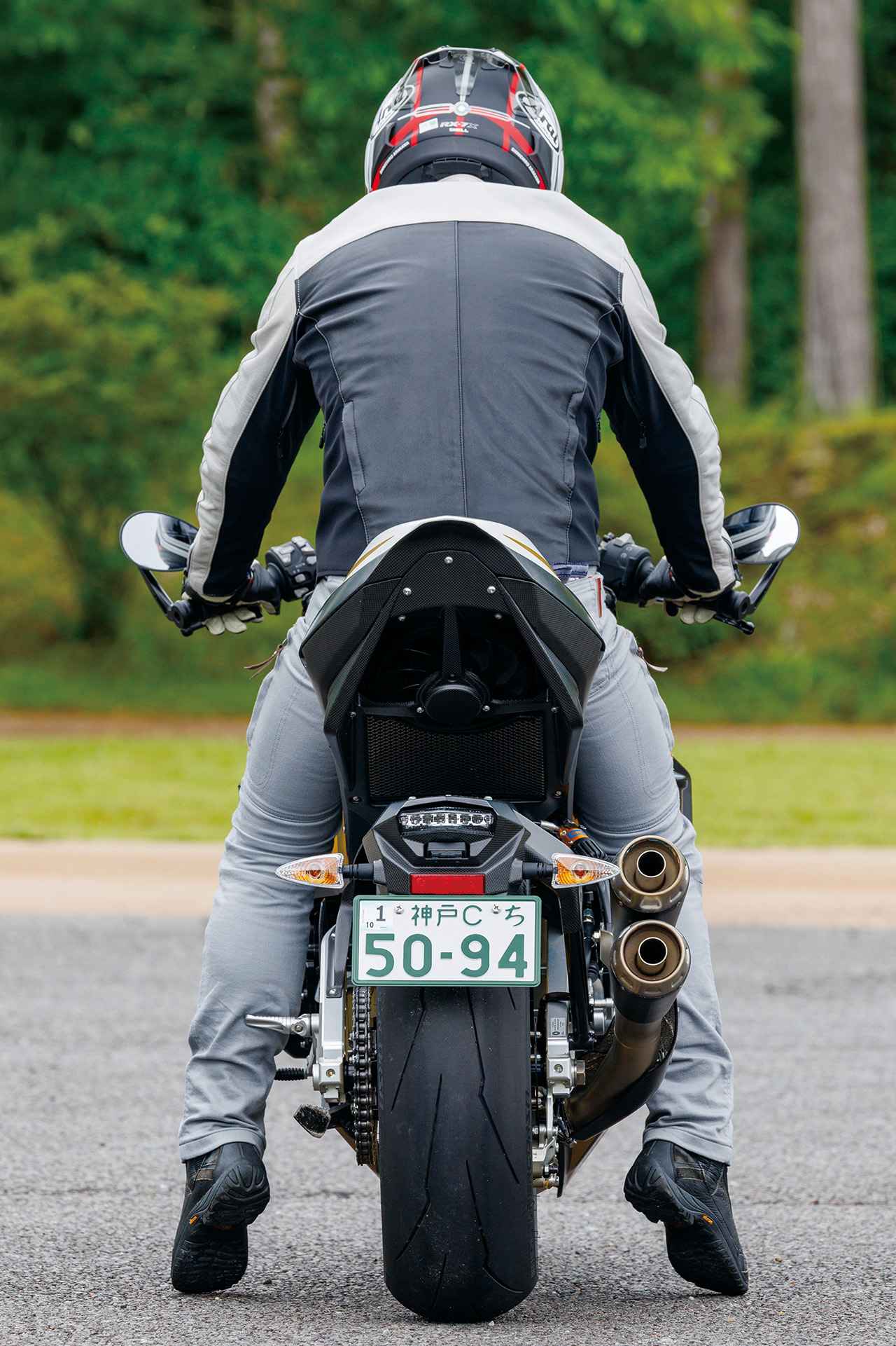 画像2: ビモータ「KB4RC」ライディングポジション・足つき性