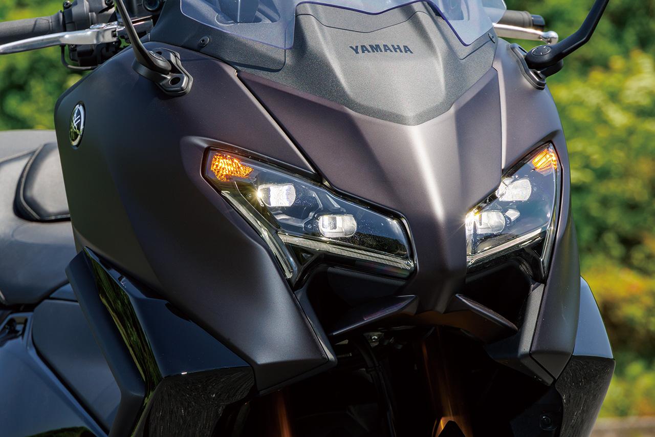 画像: 新デザインとなったフロントフェイスは頭文字の「T」をイメージさせるポジションランプを左右のヘッドライト、外側サイドの4箇所配置。