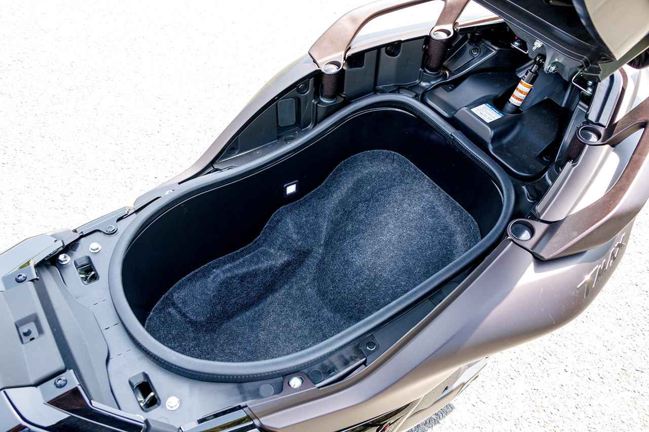 画像 : 16番目の画像 - 【写真16枚】ヤマハ「TMAX560 TECH MAX ABS」 - webオートバイ