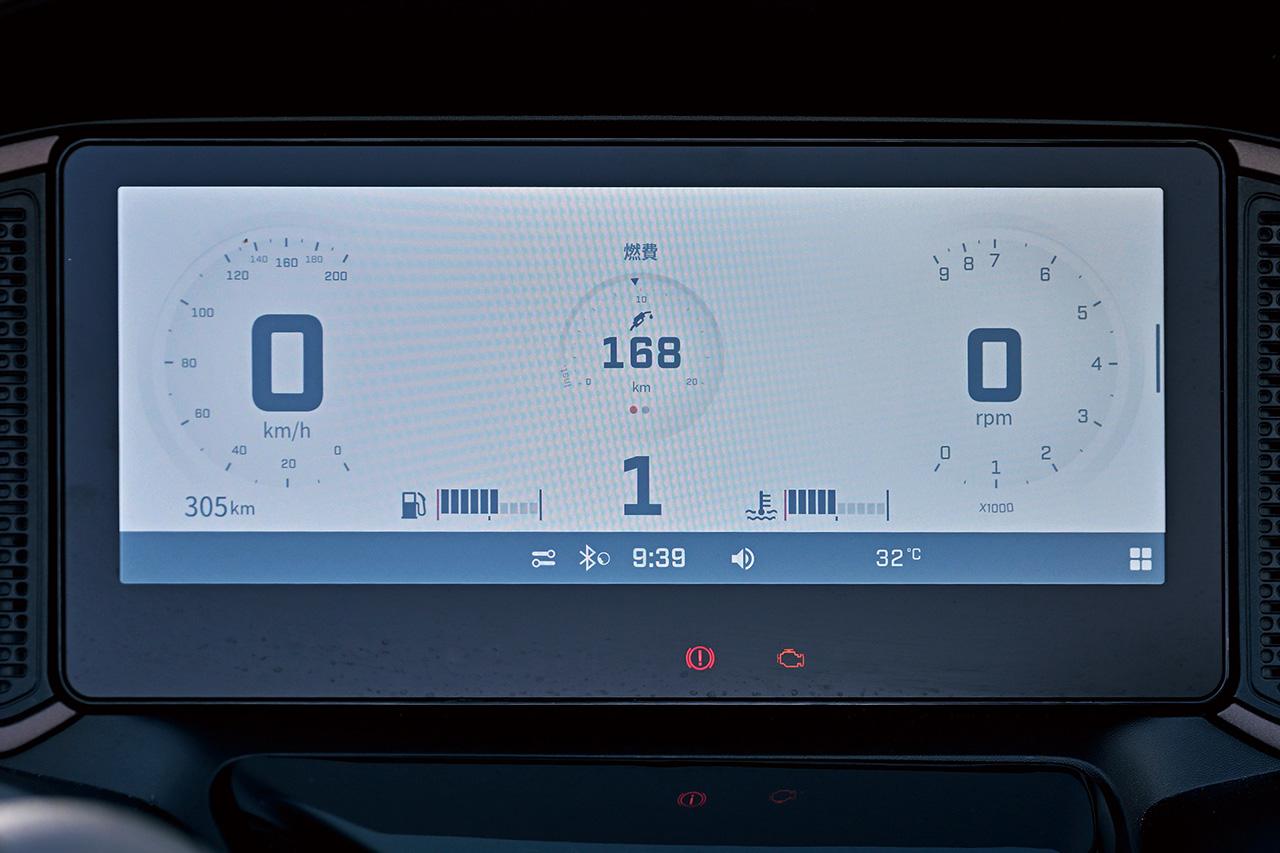 画像: 10.25インチ・タッチスクリーンディスプレイでApple CarPlayが操作でき、バックカメラの映像も表示される。