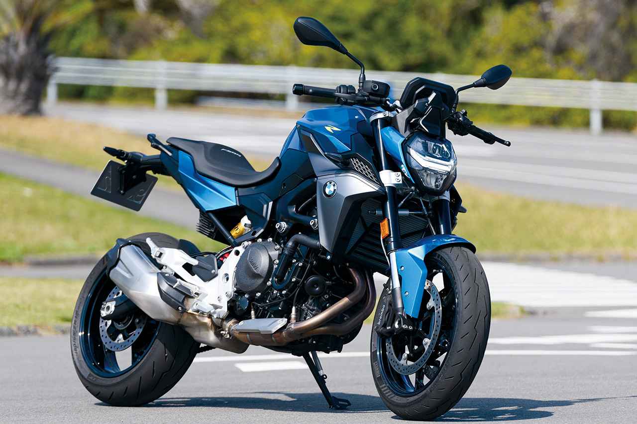 画像: BMW F900R 2025年モデル 総排気量:894cc エンジン形式:水冷4ストDOHC4バルブ並列2気筒 シート高:815mm 車両重量:208kg 発売日:2025年2月5日 価格:127万9000円〜