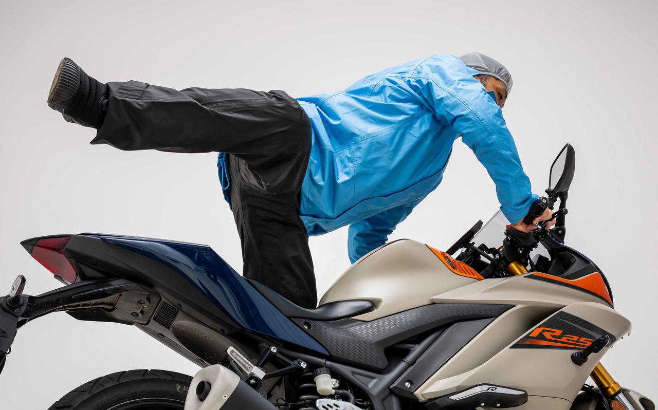 画像1: ② 徹底したライダー専用設計のパンツ