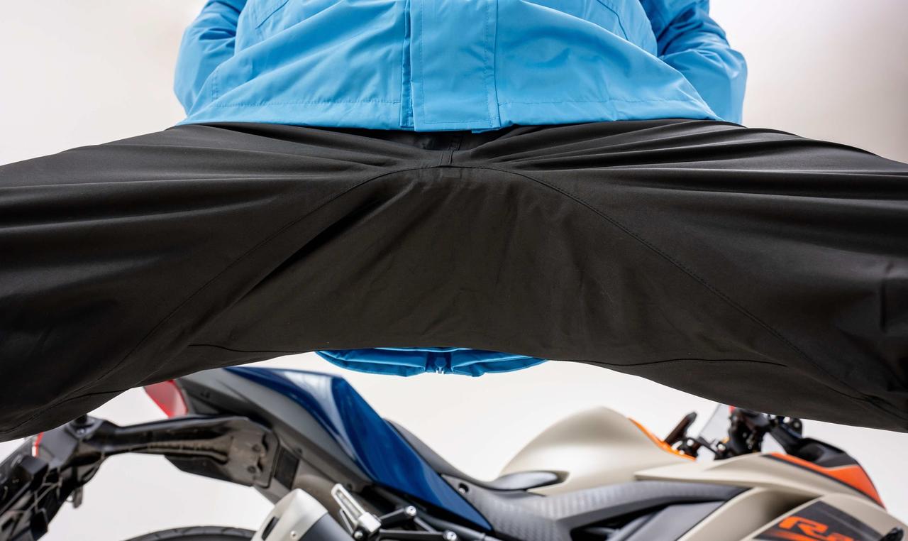 画像2: ② 徹底したライダー専用設計のパンツ
