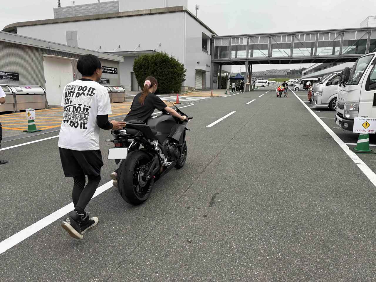 画像7: CBR600RRで鈴鹿サーキットを走る! バトラックスプロショップ走行会に参加しました【葉月美優のライディングレポート】