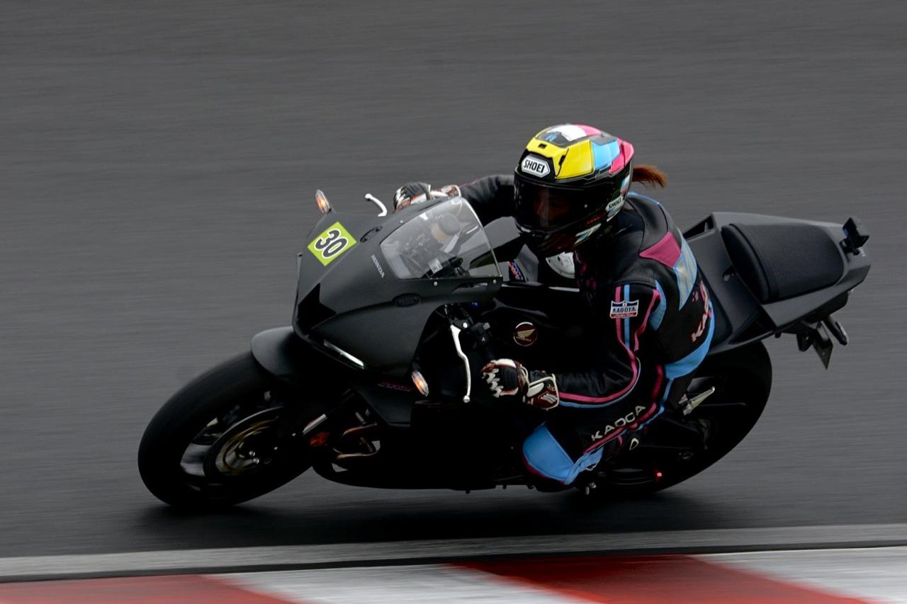 画像22: CBR600RRで鈴鹿サーキットを走る! バトラックスプロショップ走行会に参加しました【葉月美優のライディングレポート】