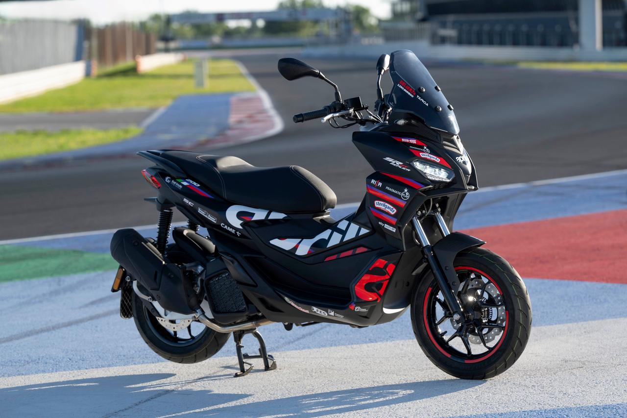 画像 : 6番目の画像 - 【写真23枚】アプリリア「SR GT 200 レプリカ」2025年モデル - webオートバイ