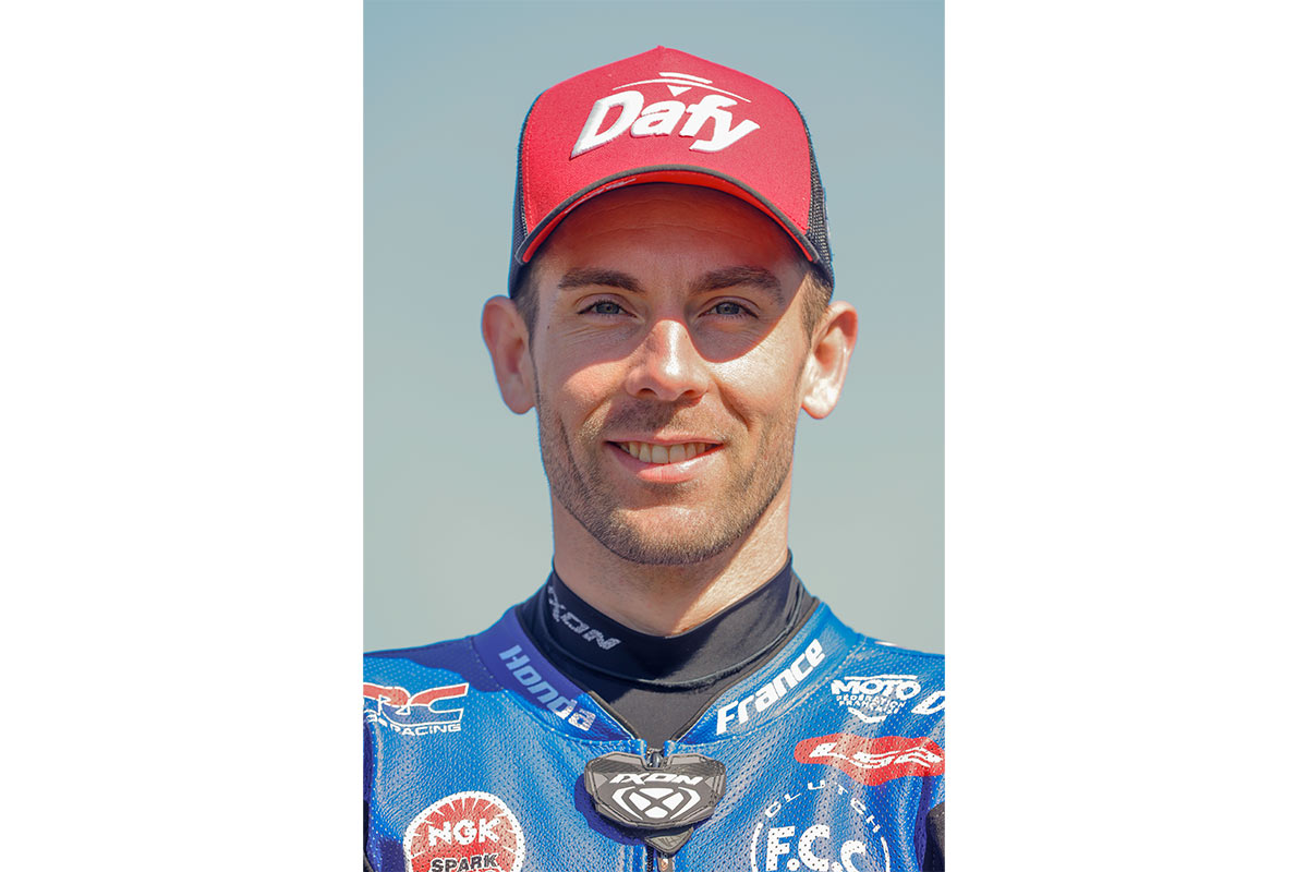 画像: Corentin PEROLARI(コロンタン・ペロラーリ) 1998年生まれ、フランス。GMT94ヤマハなどのチームで活躍し、Moto2を含む複数のカテゴリーでの経験を持つ。国際的なレースで優れた成績を収め、2025年シーズンよりF.C.C. TSR Honda Franceに加入。