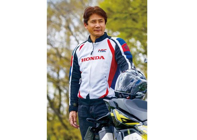 画像: 伊藤真一（いとうしんいち） 1966年、宮城県生まれ。1988年、国際A級に昇格と同時にHRC ワークスチームに抜擢される。以降、世界ロードレースGP（MotoGP）、全日本ロードレース選手権、鈴鹿8耐で長年活躍。 2025年は監督として「Astemo Pro Honda SI Racing」を率いて、全日本ロードレース選手権や鈴鹿8耐などに参戦する。
