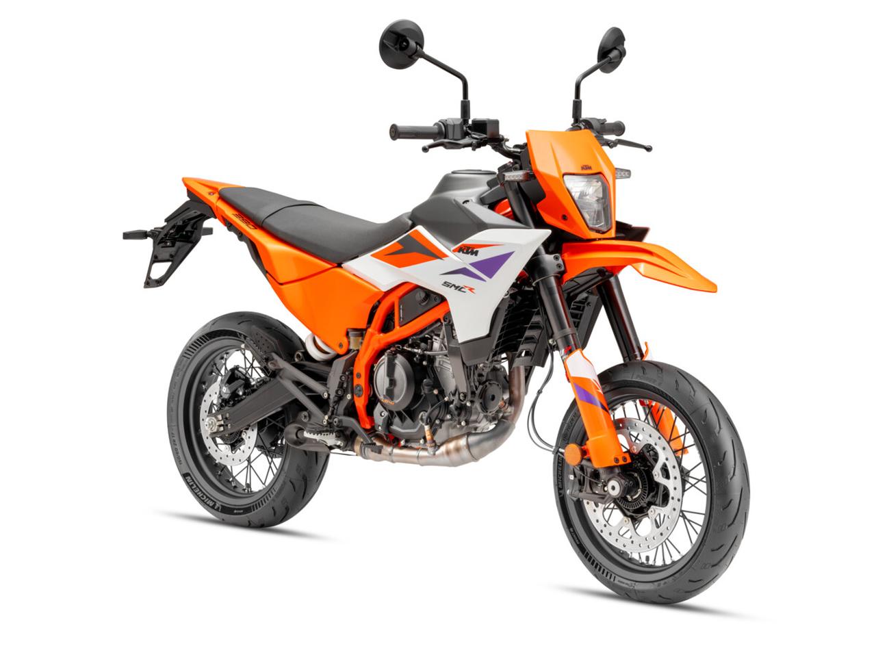 画像: KTM 390 SMC R 2025年モデル 総排気量:398.7cc エンジン形式:水冷4ストDOHC4バルブ単気筒 シート高:860mm 車両重量:154kg(燃料除く) 発売:2025年8月 税込価格:85万9000円