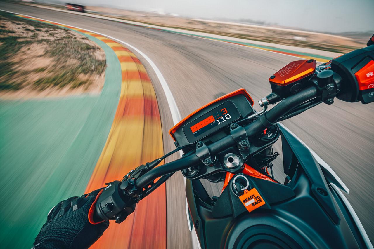 画像 : 13番目の画像 - 【写真16枚】KTM「390 SMC R」 - webオートバイ