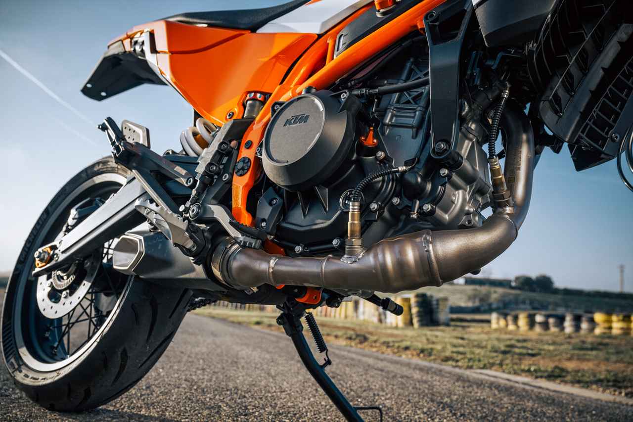 画像2: KTM「390 SMC R」の概要