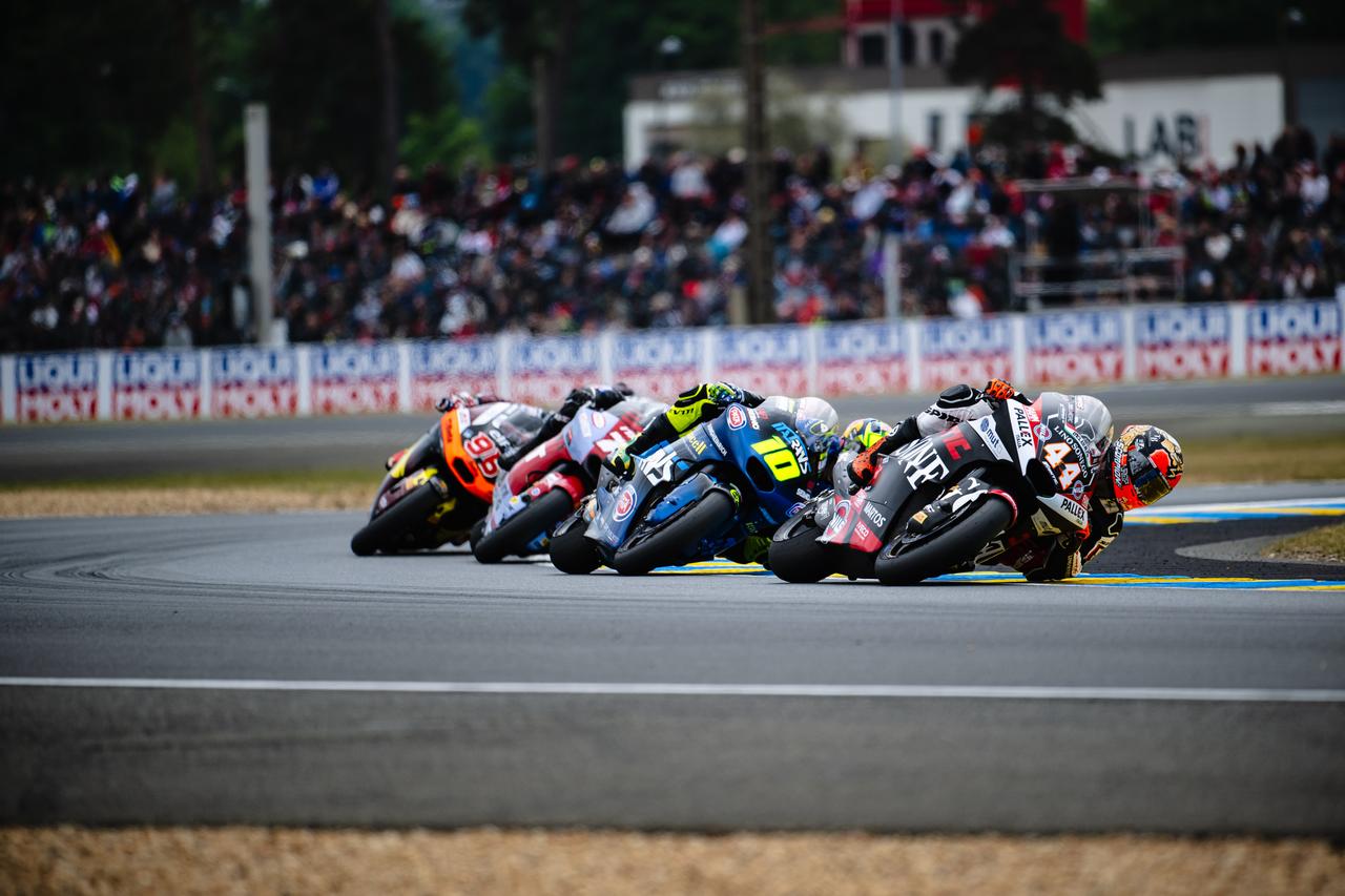 画像: タイトル争いが盛り上がりを見せている2025年のMoto2クラス。
