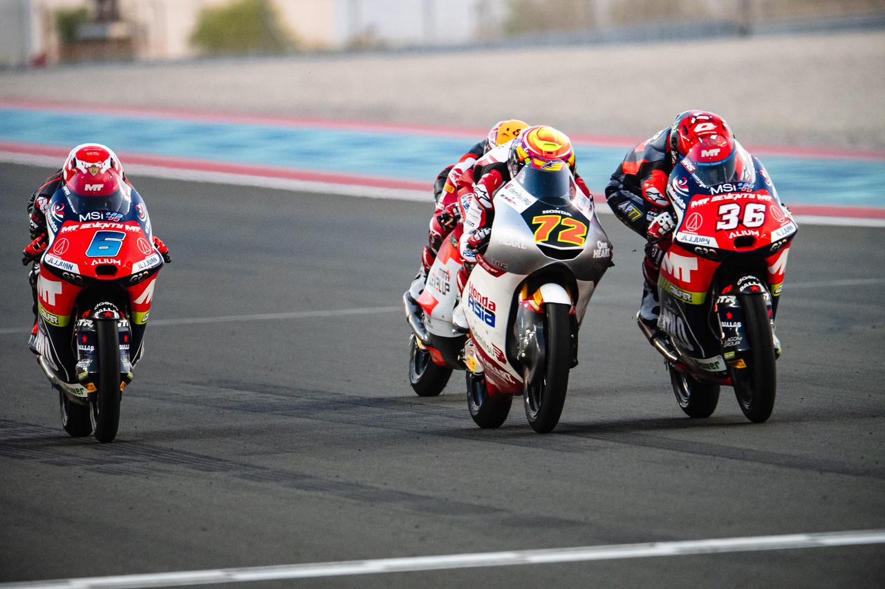 画像: フィニッシュラインを通過するまで順位がわからないエキサイティングなレースが多いMoto3クラス。