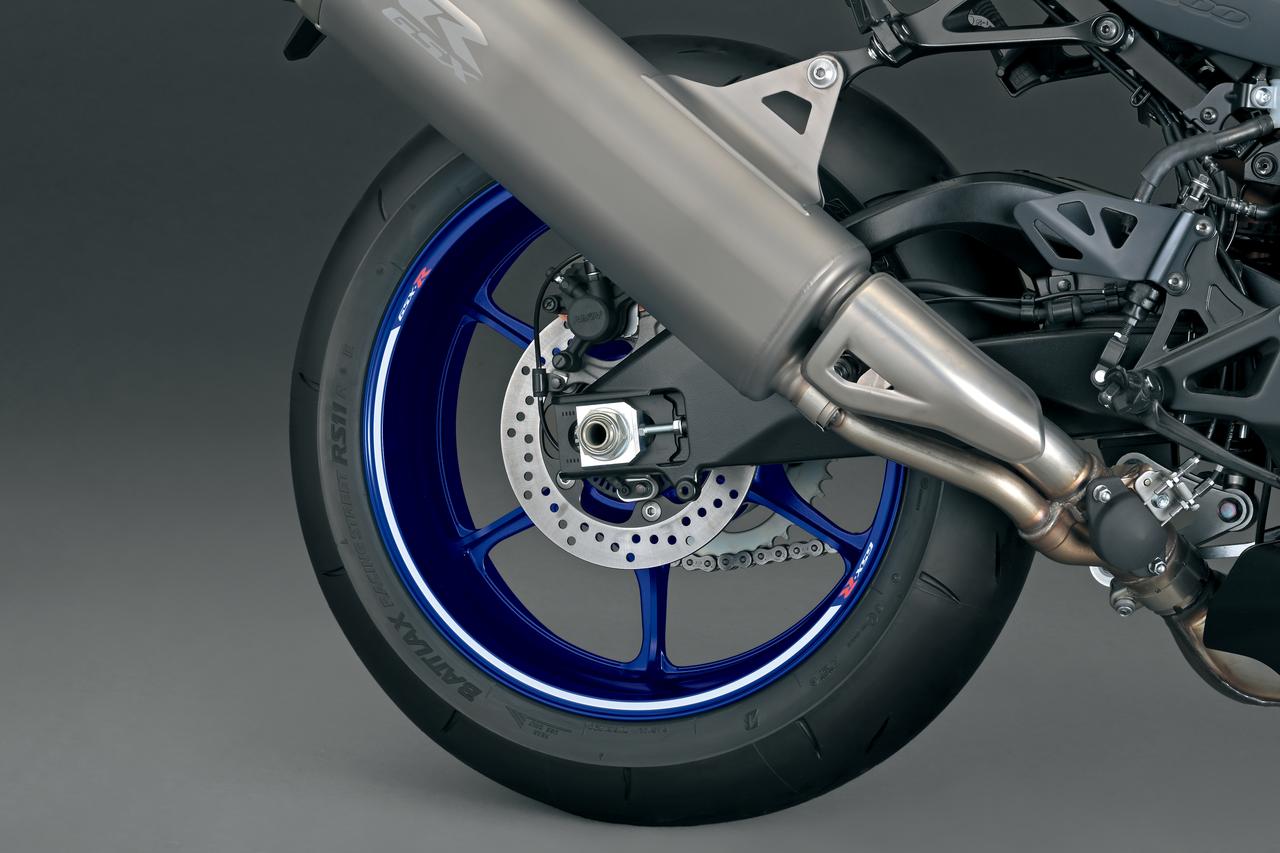 画像11: 【世界初公開!!】新型スズキ「GSX-R1000R」登場! ウイングレット装備&熟成エンジンでシリーズ40周年を飾る記念モデル!