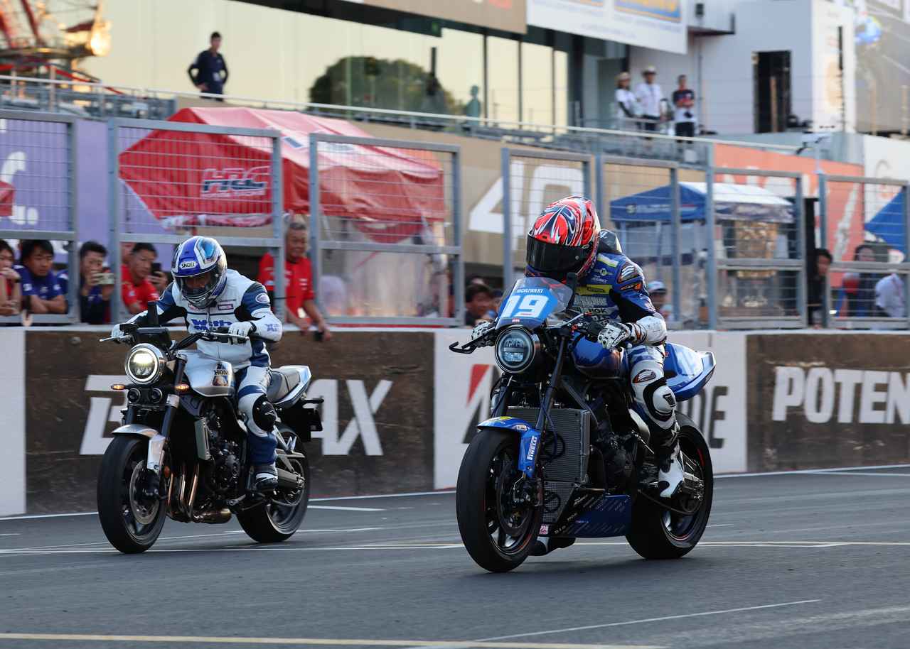 画像4: 特別なCB3台による夢のランデブー走行!