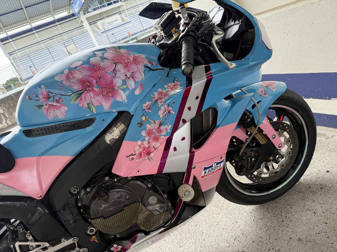画像10: タイヤもキラキラで嬉しい!