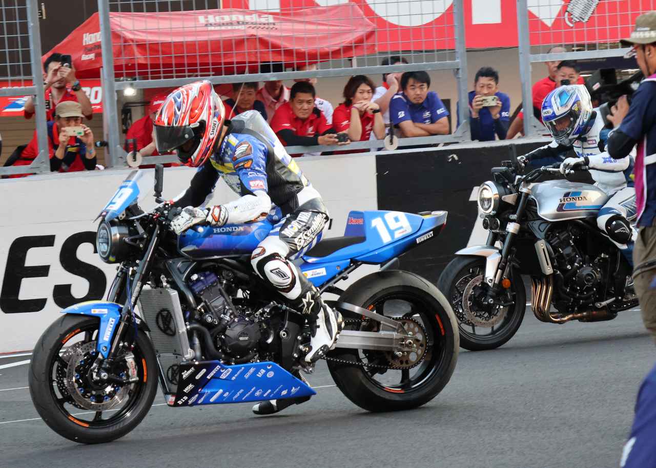 画像1: 次の舞台は鉄馬レース! CB1000Fコンセプトの「本気の疾走」を見逃すな!