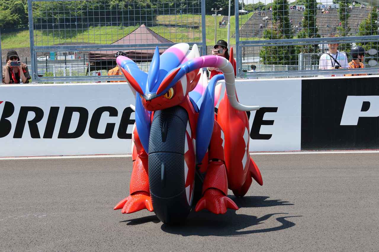 画像5: 【世界初走行!!】ホンダコライドンが鈴鹿8耐に降臨! 軽やかに鈴鹿サーキットをデモラン!