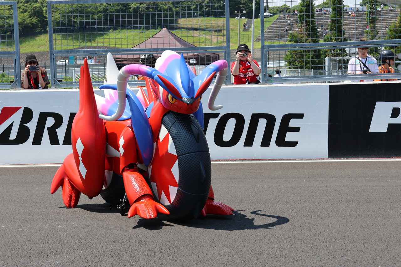 画像4: 【世界初走行!!】ホンダコライドンが鈴鹿8耐に降臨! 軽やかに鈴鹿サーキットをデモラン!