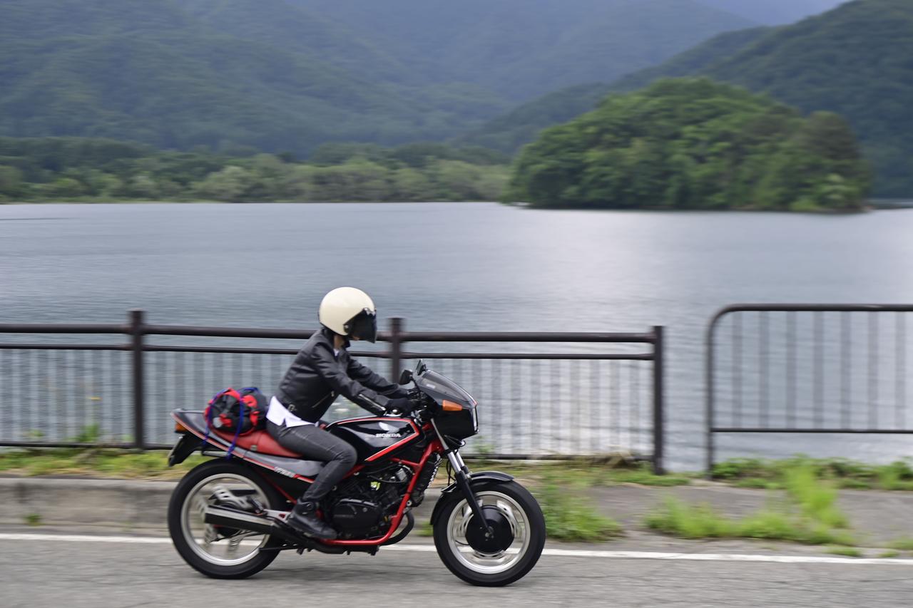 画像2: 『ミスター・バイクBG』2025年9月号は8月12日発売! 絶版車での旅特集、B3両面ポスターが2枚付属