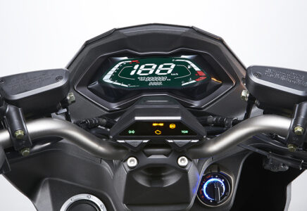 画像 : 8番目の画像 - 【写真11枚】キムコ「KRV180TCS」 - webオートバイ