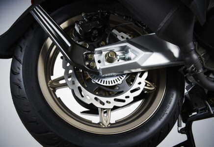 画像 : 7番目の画像 - 【写真11枚】キムコ「KRV180TCS」 - webオートバイ