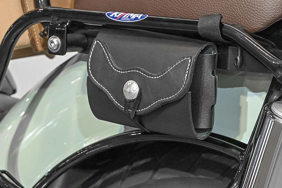 画像8: クラシカルな“C”の ロー＆ワイド感を よりデフォルメする／GB350C