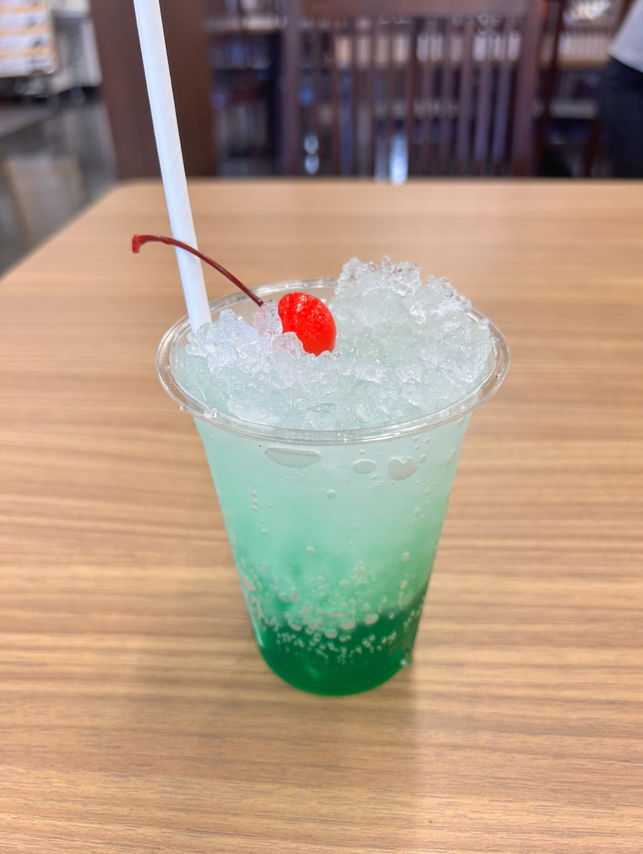 画像: 針テラス内　ノースリリィ　カフェコーナーにて メロンソーダ　（税込500円）