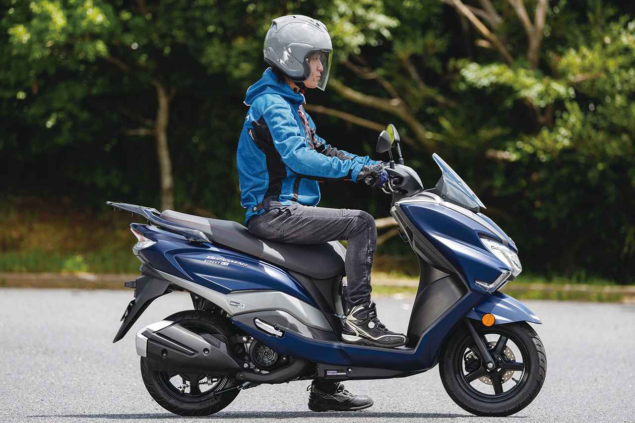 画像: シート高:780mm ライダーの身長・体重:174cm・61kg