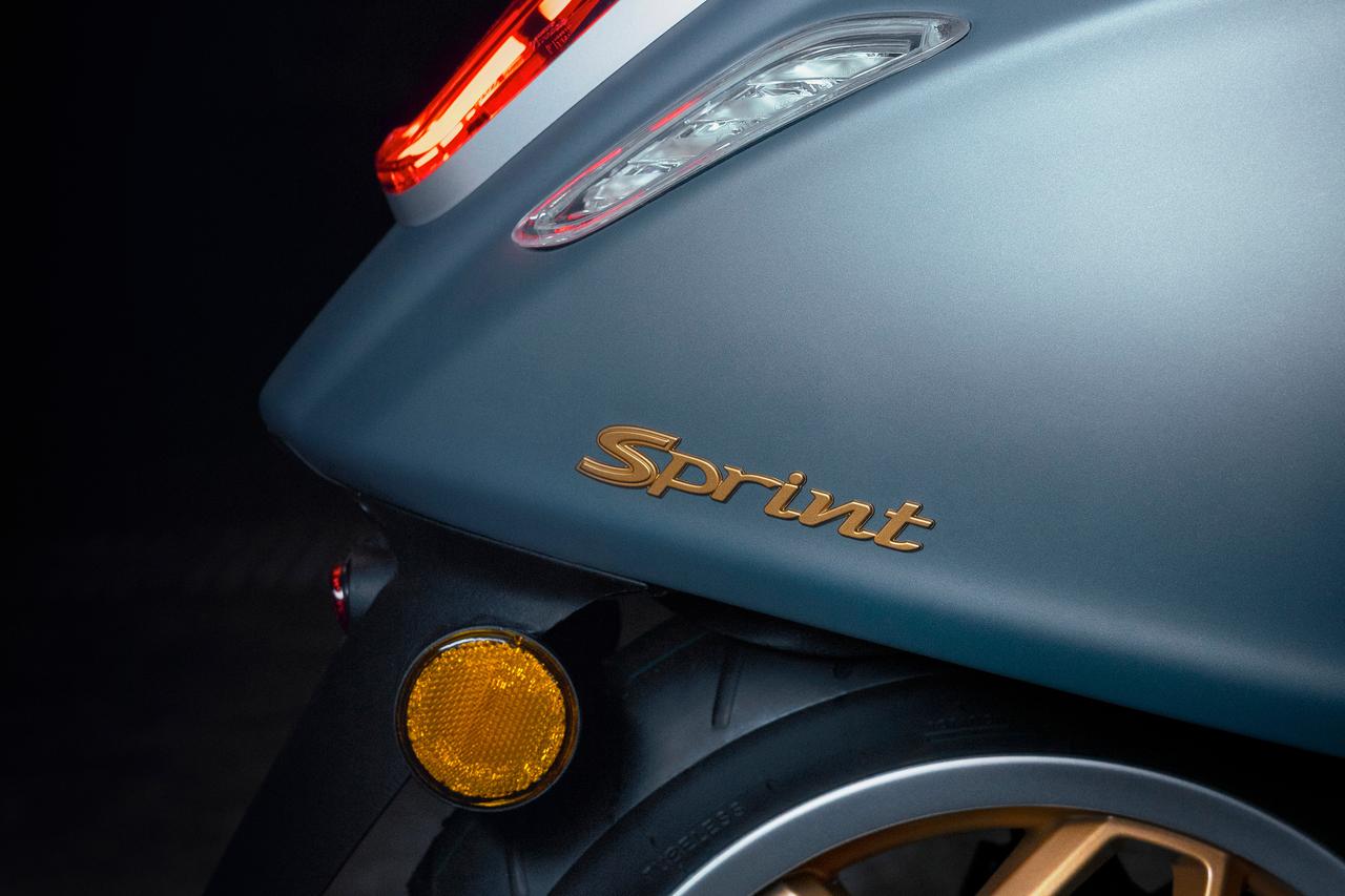 画像2: ゴールドに輝くメタルパーツに注目！ベスパ「GTV300」「スプリント150」に特別仕様車“オフィチナオット”が追加